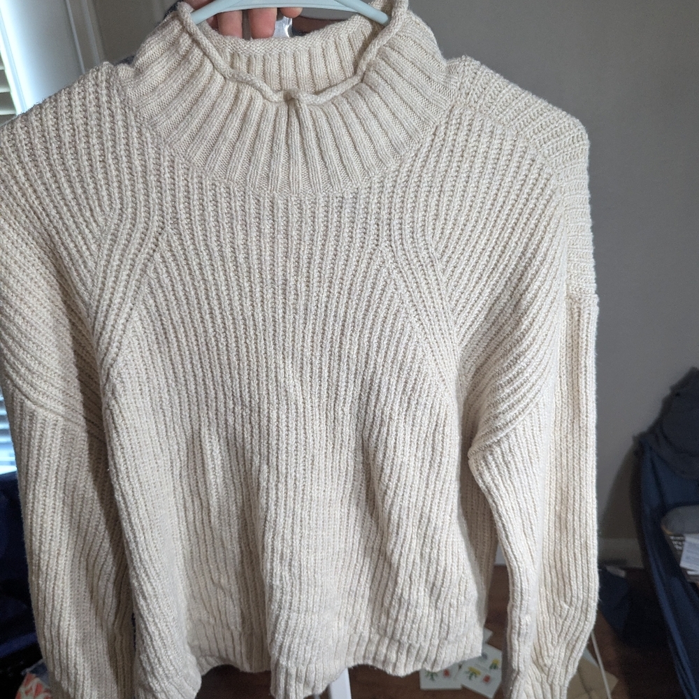 BP Cream Ribbed Turtleneck Sweater Size Small